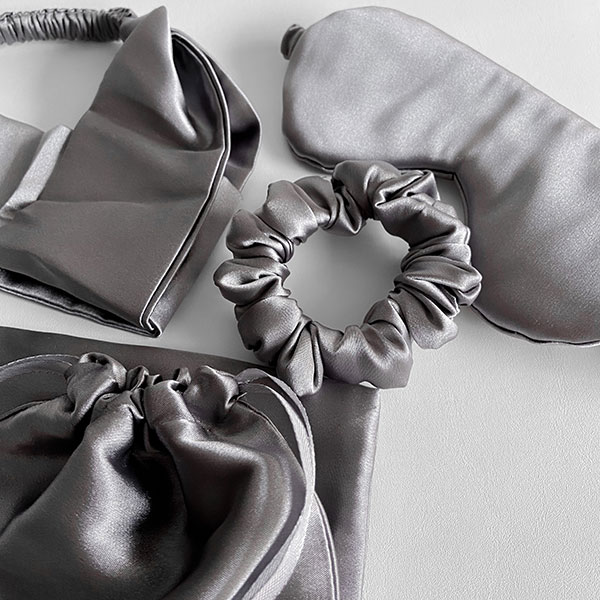 اکسسوری خواب خاکستری