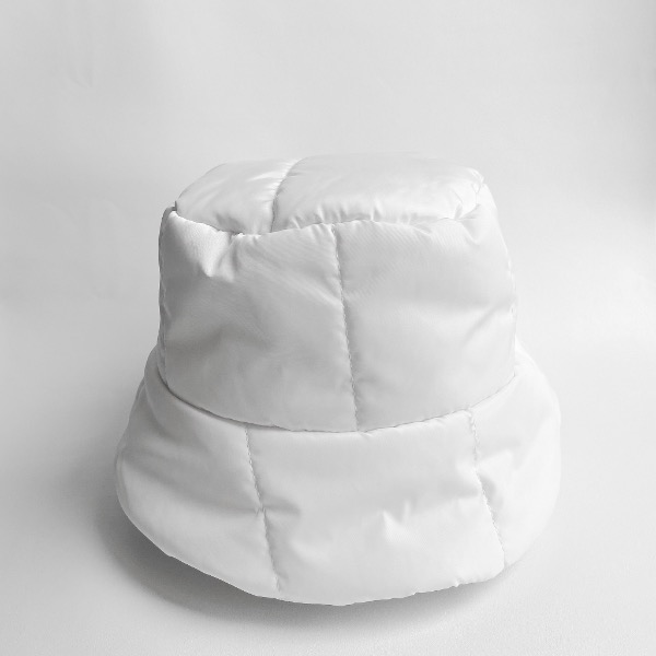 کلاه باکت پافر سفید