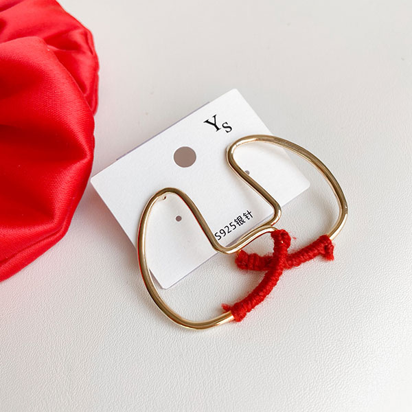 گوشواره بافت قرمز