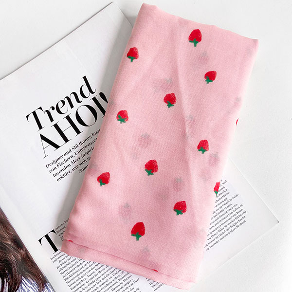 شال توت فرنگی