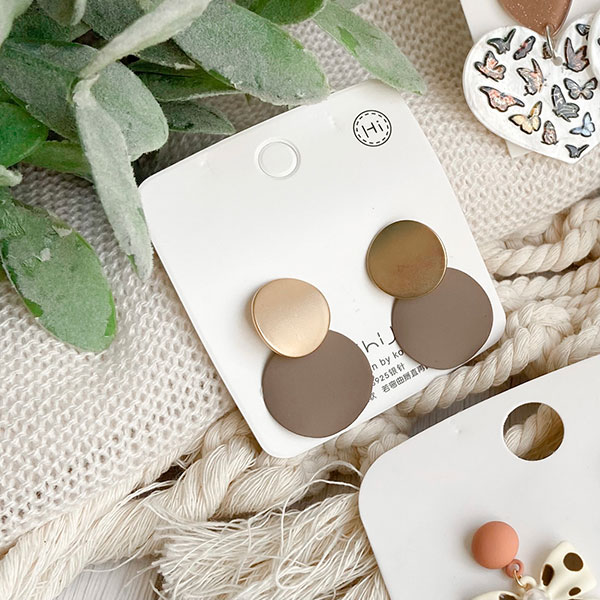 گوشواره مات خاکی