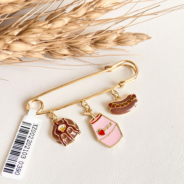 سنجاق سینه ی Keep Driving