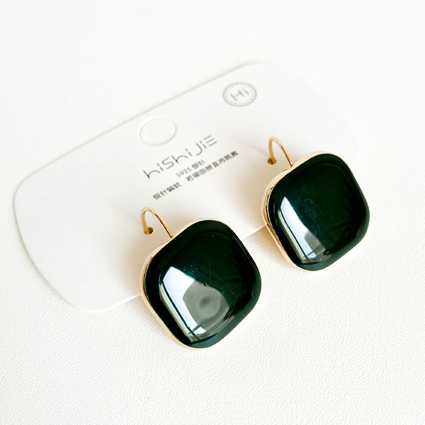 گوشواره سنگ زمردی